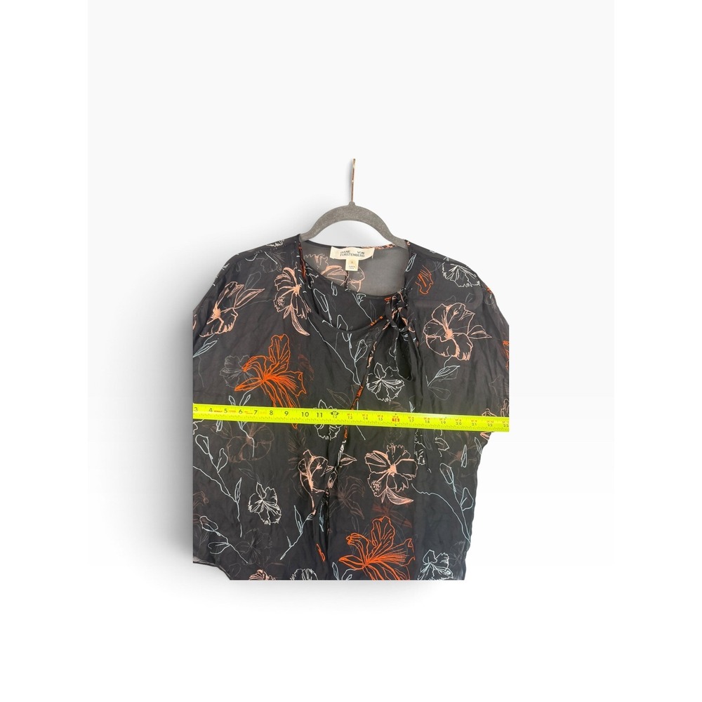 Diane von Furstenberg DVF Black Floral Silk Tie Neck Wrap Blouse Size 6 - Picture 5 of 7